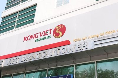 Vợ chủ tịch Chứng khoán Rồng Việt tiếp tục mua thêm 4 triệu cổ phiếu