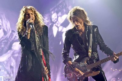 Johnny Depp tái xuất sân khấu