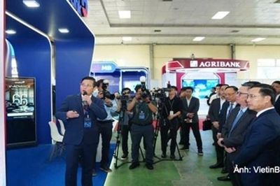 AI và chuyển đổi số ngân hàng trước những rủi ro phi truyền thống - Kỳ II: Ngân hàng số tăng tốc nhưng phải giữ chắc an toàn