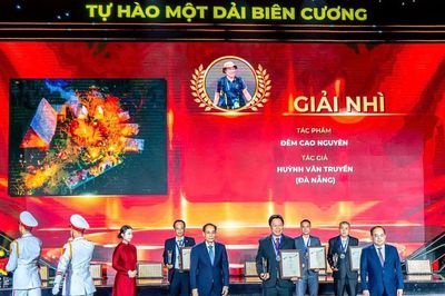 Nghệ sĩ Huỳnh Văn Truyền đoạt Huy chương Bạc tại cuộc thi ảnh nghệ thuật cấp quốc gia