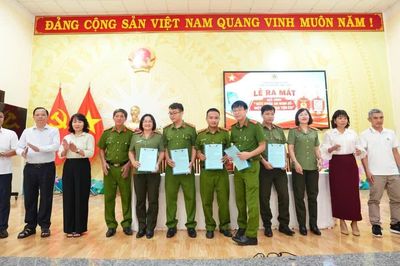 Công an phường Tam Quan ra mắt mô hình “Móc khóa An ninh số - Một chạm, vạn tiện ích”
