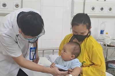 Gia tăng bệnh đường hô hấp ở trẻ em khi thời tiết chuyển mùa