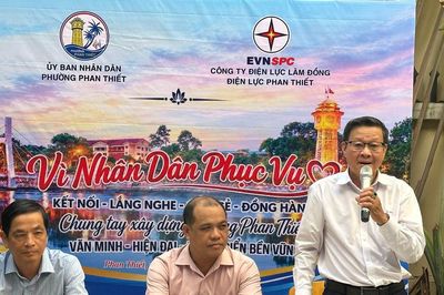 Đối thoại giữa Điện lực Phan Thiết với Nhân dân: Lắng nghe, giải đáp và tháo gỡ các vướng mắc về điện