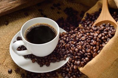 Giá cà phê hôm nay 31/10: Hồi phục nhẹ, arabica thoát đáy 1 tháng