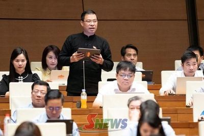 Đoàn đại biểu Quốc hội tỉnh Sơn La phát biểu thảo luận tại Hội trường