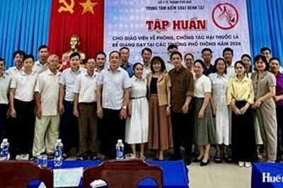 Tập huấn phòng, chống tác hại thuốc lá cho giáo viên