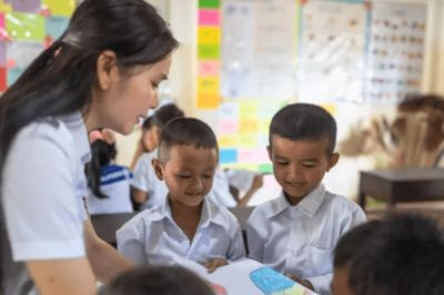Campuchia xem xét tăng giờ học để nâng chất lượng giáo dục