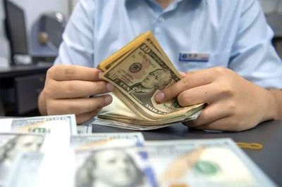 Mang ngoại tệ về Việt Nam bán cho ngân hàng có cần chứng minh nguồn gốc?