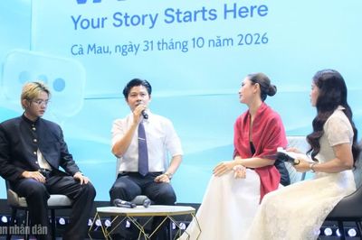 Tác giả ca khúc 'Viết tiếp câu chuyện hòa bình' chia sẻ hành trình sáng tác với người trẻ Cà Mau