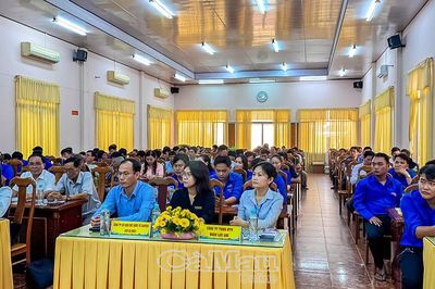 Tư vấn, giới thiệu việc làm cho hơn 300 lao động xã Đầm Dơi