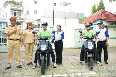 Phóng sự ảnh: Cận cảnh lớp học nâng cao kỹ năng lái xe an toàn cho học sinh phổ thông tại TPHCM