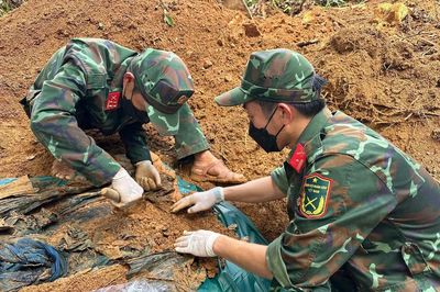 Thêm 2 hài cốt liệt sĩ được tìm thấy ở Bệnh xá Đức Phổ