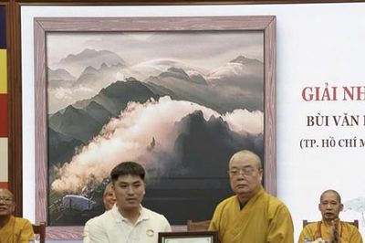 Trao giải cuộc thi ảnh 'Phật giáo trong đời sống'