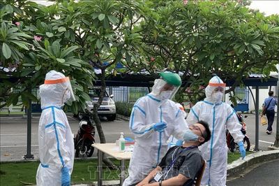 Nhìn lại chiến dịch tiêm vaccine COVID-19 lịch sử ở TP Hồ Chí Minh - Bài 1: Niềm vui mang tên 'Vaccine phòng COVID-19'
