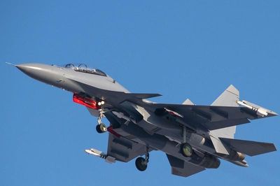 Tại sao Algeria từ chối máy bay Rafale của Pháp và ưu tiên Su-30MKA?