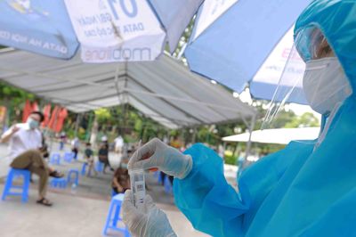 Sáng 12/8, Hà Nội ghi nhận 4 ca mắc mới thuộc 2 chùm ca bệnh