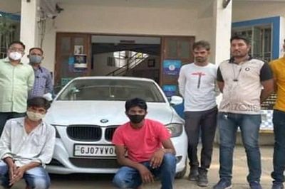 Bán trà mà tậu được BMW, cảnh sát điều tra 'tòi' ra sự thật