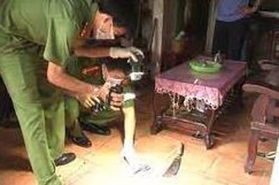 Truy bắt gã chồng xông vào nhà vợ cũ đâm 'tình địch' tử vong