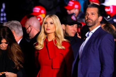Gia đình ông Trump nhận trát hầu tòa ngay đầu năm mới