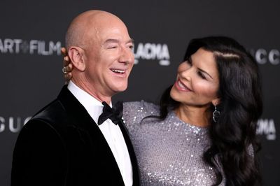 Bạn gái nóng bỏng của tỷ phú Jeff Bezos có gì đặc biệt?