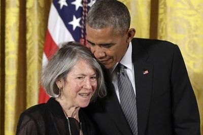 Đôi chuyện ấm lòng từ Nobel văn học 2021