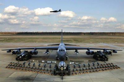 NATO sẽ sụp đổ nhanh chóng trước đòn tấn công của Nga?