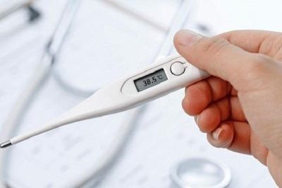 Cách xử trí triệu chứng sốt khi mắc Covid-19