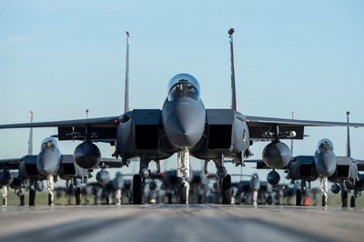 Gửi tiêm kích F-15 và F-16 đến Ukraine sẽ gây rắc rối lớn cho NATO