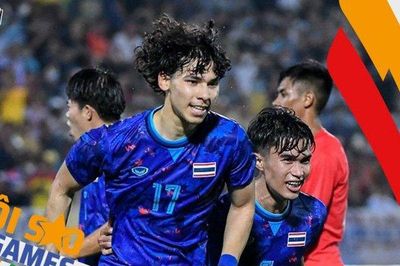 Ben Davis: Sao Thái từ trốn quân dịch đến sút tung lưới Singapore