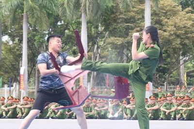 Chiến sĩ công an các tỉnh miền Trung thi tài võ thuật