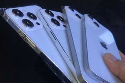 Mô hình iPhone 14 lộ diện