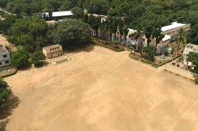 Xây trường cho nữ sinh nghèo