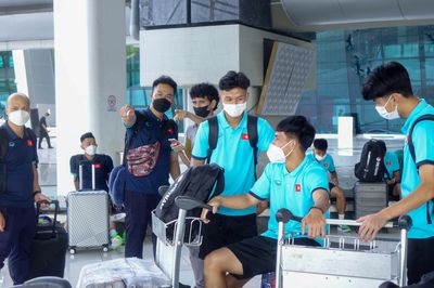 U19 Việt Nam đã tới Indonesia, ổn định nơi 'đóng quân'