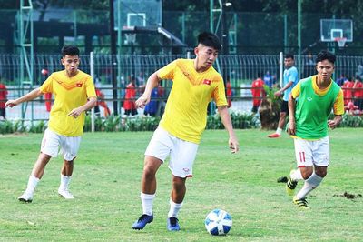 HLV Đinh Thế Nam: 'U19 Việt Nam sẽ có điều chỉnh trước U19 Philippines'