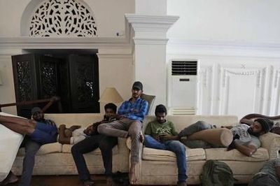Người biểu tình nói tìm thấy 'hàng triệu rupee' trong dinh thự Tổng thống Sri Lanka