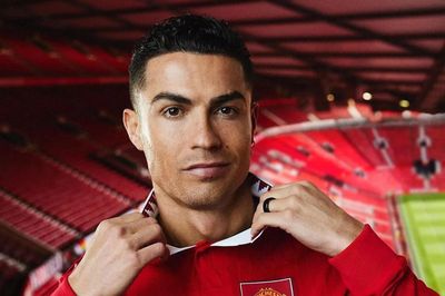 Ronaldo giúp MU nổi tiếng nhất trên mạng xã hội