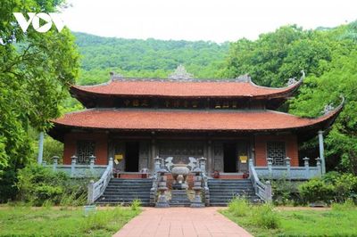 Chùa Lôi Âm Thượng - ngôi cổ tự trầm mặc giữa không gian xanh