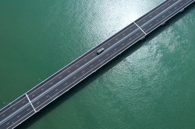 Vì sao một loạt tuyến cao tốc không có trạm dừng nghỉ hay cây xăng?