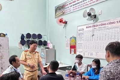 Từ cuộc gọi lạ, CSGT ngăn chặn hai thanh niên bỏ nhà theo lời dụ dỗ 'việc nhẹ, lương cao'
