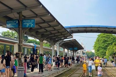 Hải Phòng: Đường sắt kín chỗ, sân bay, bến xe tấp nập dịp nghỉ lễ 2/9