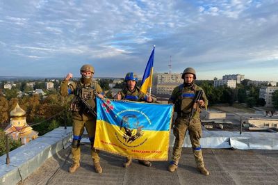 Quân đội Ukraine tái chiếm Izyum, giải phóng toàn bộ Kharkiv