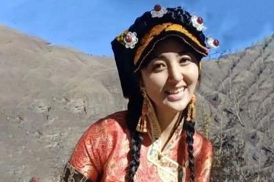 Phụ nữ vật lộn với một 'đại dịch' khác