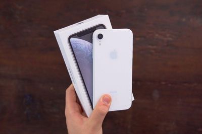 iPhone hơn 4 năm tuổi vẫn hút khách