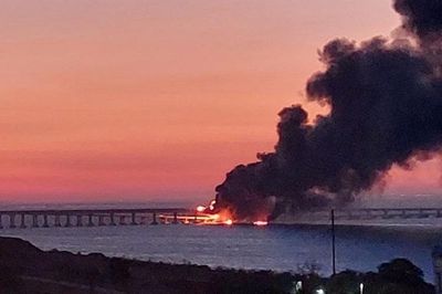 Xung đột Nga - Ukraine sẽ nguy hiểm hơn sau vụ nổ trên cầu Crimea?