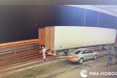 Nga bắt 8 nghi phạm, hé lộ cách ngụy trang khối thuốc nổ vụ tấn công cầu Crimea
