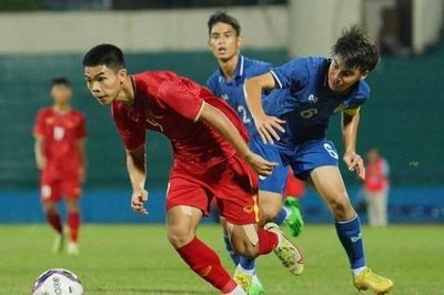 AFC ấn tượng với hàng phòng ngự của U17 Việt Nam; Chanathip nói gì khi bóng đá trẻ Thái Lan bết bát