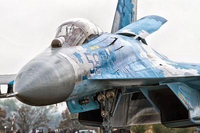 'Tiêm kích bất tử Su-27' tiếp tục gây ngạc nhiên cho truyền thông phương Tây