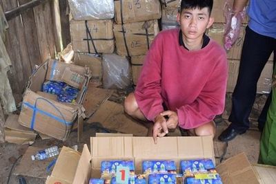 Hơn nửa tấn pháo giấu trong ngôi nhà gỗ bỏ hoang