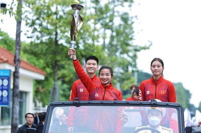 Trang trọng lễ xin lửa đuốc Đại hội Thể thao toàn quốc lần thứ IX