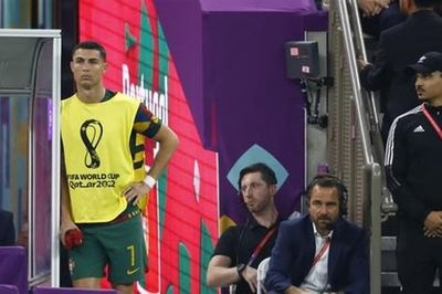 Bồ Đào Nha bước vào tứ kết: 'Quả bom' Ronaldo trong đội hình